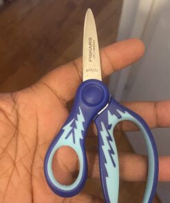 Fiskars 5" Left-Handed Softgrip Pointed-Tip Scissors for Kids 4-7 - Scissors for School or Crafting - Back to School Supplies - Blue Lightning 5 Inch Left Handed Blue Lightening 25 61 LZdy0umL
