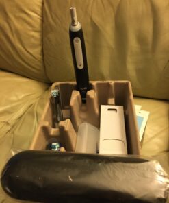 Oral-B iO Series 3 Limited Rechargeable Electric Powered Toothbrush, Black with 2 Brush Heads and Travel Case - Visible Pressure Sensor to Protect Gums - 3 Modes - 2 Minute Timer 40 61 ky4cNXpL