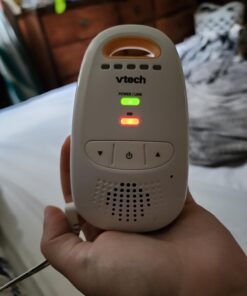 VTech DM111 Upgraded Audio Baby Monitor. 1 Parent Unit with Rechargeable Battery, Best-in-Class Long Range, Digital Wireless Transmission, Crystal-Clear Sound, Plug & Play, Sound Indicator & Alerts Audio Monitor with 1 Parent Unit 50 610CJINaAhL