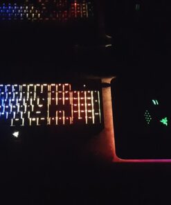 Razer BlackWidow Chroma: Clicky RGB Mechanical Gaming Keyboard - 5 Macro Keys Green Mechanical Switches (Tactile and Clicky) 41 612FZHu9cL