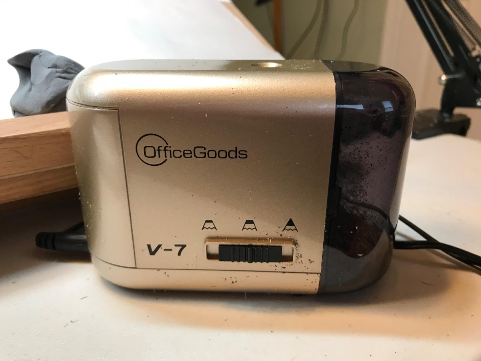 OfficeGoods Electric Pencil Sharpener - Battery or Cord Powered Portable Sharpener - Perfectly Sharpens Colored Pencils, Drafting Pencils for Artists, Office, School & Home - Gold 14 OfficeGoods Electric Pencil Sharpener - Battery or Cord Powered Portable Sharpener - Perfectly Sharpens Colored Pencils, Drafting Pencils for Artists, Office, School & Home - Gold - Image 14