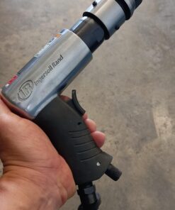 Ingersoll Rand 114GQC Air Hammer - 3 PC Chisel Set with Tapered Punch, Panel Cutter, Flat Chisel, 2-5/8 Inch stroke, 3500 BPM, Lightweight, Compact, Gray 29 613 1q7aq1L
