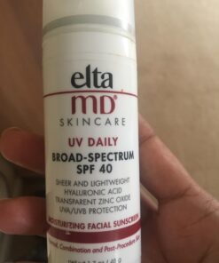 EltaMD UV Daily Face Sunscreen with Zinc Oxide, SPF 40 Facial Sunscreen, Helps Hydrate Skin and Decrease Wrinkles, Lightweight Face Moisturizer Sunscreen, Absorbs into Skin Quickly, 1.7 Oz Pump 45 613kz1ed1pL