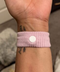 Sea-Band Mama Anti-Nausea Acupressure Wristband for Morning Sickness, Colors May Vary, Pack of 2 42 614vlmA7zqL