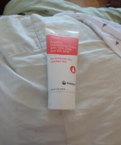 Atrac-Tain Moisturizing Cream - 5 oz tube 5 Ounce (Pack of 1) 12 615xk5rm91L