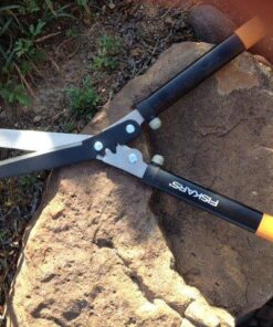 Fiskars PowerGear Hedge Shears - 23" Stainless Steel Blades - Plant Cutting Scissors with Sharp Precision-Ground Steel Blade PowerGear 23 in 10 6178UMJycgL