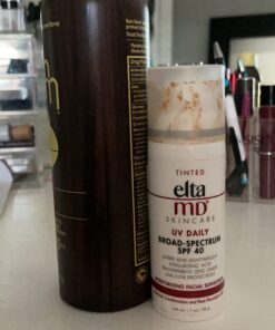 EltaMD UV Daily Tinted Sunscreen with Zinc Oxide, SPF 40 Face Sunscreen Moisturizer, Helps Hydrate Skin and Decrease Wrinkles, Lightweight Face Sunscreen, Absorbs Into Skin Quickly, 1.7 oz Pump 49 618hS7kNQmL