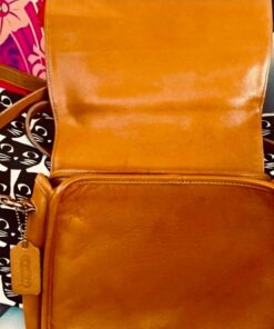 Bick 4 Leather Conditioner and Leather Cleaner 8 oz - Will Not Darken Leather - Safe For All Colors of Leather Apparel, Furniture, Jackets, Shoes, Auto Interiors, Bags & All Other Leather Accessories 31 618t5rNPuAL 1