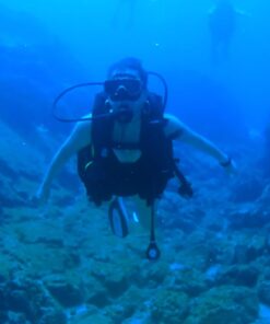 AKASO EK7000 4K30FPS 20MP Action Camera Ultra HD Underwater Camera 170 Degree Wide Angle 98FT Waterproof Camera Support External Microphone Black 34 619WJBpIscL