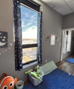 Amazon Basics Kid's Soft Easy-Wash Lightweight Microfiber 3-Piece Sheet Set, Twin, Navy Galaxy 16 61A4hNDEh0L