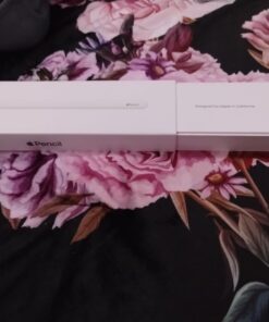 Apple Pencil (2nd Generation): Pixel-Perfect Precision and Industry-Leading Low Latency, Perfect for Note-Taking, Drawing, and Signing documents. Attaches, Charges, and Pairs magnetically. Pencil (2nd generation) 41 61A7NxPJVL