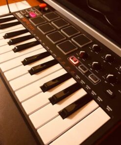 Akai Professional MPK Mini MKII – 25 Key USB MIDI Keyboard Controller With 8 Drum Pads, 8 Assignable Q-Link Knobs and Pro Software Suite Included Red 48 61AjkhYAWoL