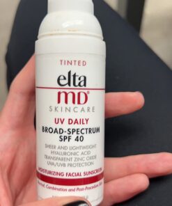 EltaMD UV Daily Tinted Sunscreen with Zinc Oxide, SPF 40 Face Sunscreen Moisturizer, Helps Hydrate Skin and Decrease Wrinkles, Lightweight Face Sunscreen, Absorbs Into Skin Quickly, 1.7 oz Pump 44 61Bru4ubTGL
