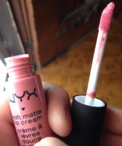 NYX PROFESSIONAL MAKEUP Soft Matte Lip Cream, Lightweight Liquid Lipstick - Istanbul (Clean Pink) 1 Count (Pack of 1) 44 61BtNn18dqL