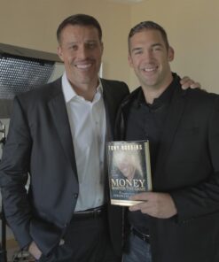 MONEY Master the Game: 7 Simple Steps to Financial Freedom (Tony Robbins Financial Freedom Series) 16 61CcFCVwWL