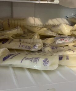 Lansinoh Breastmilk Storage Bags, 200 Count Value Pack, Easy to Use Milk Storage Bags for Breastfeeding, Presterilized, Hygienically Doubled-Sealed, for Refrigeration and Freezing, 6 Ounce 200.0 25 61DJ69NBZJL