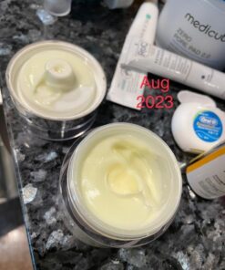 Radha Beauty Moisturizing Miracle Retinol Cream for Face - with 2.5% Retinol, Hyaluronic Acid, Vitamin E and Green Tea. Luxury Night and Day Anti-Aging Wrinkle Cream 1.7 fl oz. 28 61F4IZqr5cL