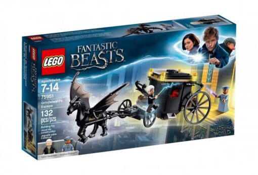 LEGO Fantastic Beasts: The Crimes of Grindelwald - Grindelwaldâ€™s Escape 75951 Building Kit (132 Pieces) (Discontinued by Manufacturer)