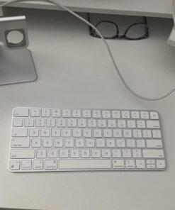 Apple Magic Keyboard: Wireless, Bluetooth, Rechargeable. Works with Mac, iPad, or iPhone; US English - White 23 61FvfTwMxrL