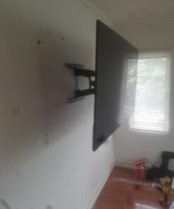 Mount Factory Heavy-Duty Full Motion TV Wall Mount - Articulating Swivel Bracket Fits Flat Screen Televisions from 42" to 70" (VESA 400 x 600 Compatible) - Tilt Swing Out Arm with 10' HDMI Cable 90 61G8RimsS L