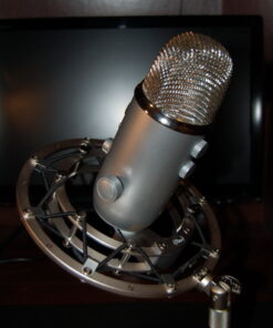 Logitech for Creators Blue Yeti USB Microphone for Gaming, Streaming, Podcasting, Twitch, YouTube, Discord, Recording for PC and Mac, 4 Polar Patterns, Studio Quality Sound, Plug & Play-Silver 34 61GaJVgyXPL