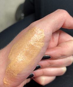 EltaMD UV Daily Tinted Sunscreen with Zinc Oxide, SPF 40 Face Sunscreen Moisturizer, Helps Hydrate Skin and Decrease Wrinkles, Lightweight Face Sunscreen, Absorbs Into Skin Quickly, 1.7 oz Pump 45 61GqTpI49qL