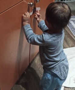 Baby Safety Locks | Child Proof Cabinets, Drawers, Appliances, Toilet Seat, Fridge and Oven | Tools Not Required | Uses 3M Adhesive with Adjustable Strap and Latch System (6-Pack, Brown) 41 61HKFDtRARL