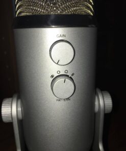 Logitech for Creators Blue Yeti USB Microphone for Gaming, Streaming, Podcasting, Twitch, YouTube, Discord, Recording for PC and Mac, 4 Polar Patterns, Studio Quality Sound, Plug & Play-Silver 39 61HXdiDn4L