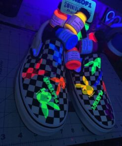 Angelus Neon Acrylic Paint Starter Kit, 6 Pack for Shoes, Boots, Bags, Furniture, Shirts, & More 21 61HnINBcSFL