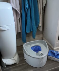 Ubbi Disposable Diaper Sacks, Lavender Scented, Easy-To-Tie Tabs, Diaper Disposal or Pet Waste Bags, 200 Count 44 61JtXBo icL