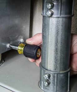 Klein Tools 32561 Multi-Bit Screwdriver / Nut Driver, 6-in-1 Stubby Screwdriver with 2 Phillips, 2 Slotted Bits, 2 Nut Drivers 31 61K833Ne QL