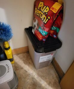 IRIS USA 12.75qt/3.1gal Airtight Pet Food Storage Container, Clear/Black 10 lbs 35 61KGo0lUupL