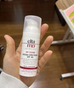 EltaMD UV Clear Face Sunscreen, SPF 46 Oil Free Sunscreen with Zinc Oxide, Protects and Calms Sensitive Skin and Acne-Prone Skin, Lightweight, Silky, Dermatologist Recommended, 1.7 oz Pump 37 61LUECUMDL