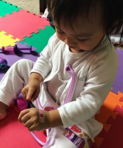 DOC MCSTUFFINS Disney Junior Toy Hospital Doctor's Bag Set, 7-piece Dress Up and Pretend Play Doctor Kit, Officially Licensed Kids Toys for Ages 3 Up Multicolor 32 61MUT Vp7L