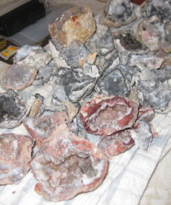 Large Size Break Open Geodes Kit 12 Whole Geodes By Ancient Treasure Adventures 61 61NSRXHPb4L