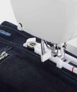 SINGER | 5560 Computerized Sewing Machine with Included Accessory Kit, Hard Cover & Extension Table, 203 Stitch Applications - Perfect for Beginners 5560 Fashion Mate 22 61NWH8CitnL 4