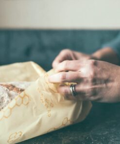 Bee's Wrap Reusable Beeswax Food Wraps Made in the USA, Eco Friendly Beeswax Food Wrap, Sustainable Food Storage Containers, Organic Cotton Food Wrap, XL Bread Wrap for Homemade Bread, Honeycomb Print 17 61Nsw1xCCYL
