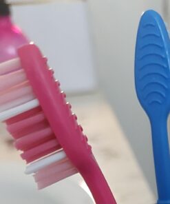 Colgate Extra Clean Toothbrush, Soft Toothbrush for Adults, 6 Count (Pack of 1), Packaging May Vary 6 Count (Pack of 1) Extra Clean Soft 39 61OCCacXs3L