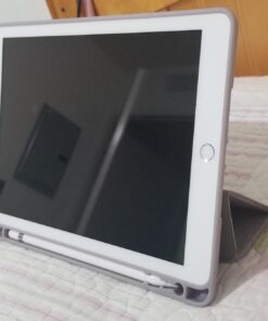 Soke iPad 6th/5th Generation Case with Pencil Holder, Smart iPad 9.7 inch Cases Trifold Stand with Shockproof Soft TPU Back Cover and Auto Sleep/Wake Function for Apple iPad 2018/2017, Violet 82 61OSEAMO0kL