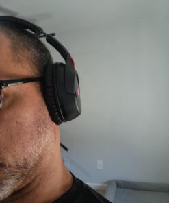 HyperX Cloud Flight - Wireless Gaming Headset, Long Lasting Battery up to 30 Hours, Detachable Noise Cancelling Microphone, Red LED Light, Comfortable Memory Foam, Works with PC, PS4 & PS5 Black, Red 48 61OZxJpo5mL