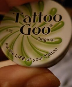 Tattoo Goo Original Travel Size Tattoo After Care, Natural Tattoo Balm with Beeswax and Cocoa Butter, Soothing Tattoo Ointment and Brightening Care, .32 oz; Packaging may vary 33 61OntunP5jL
