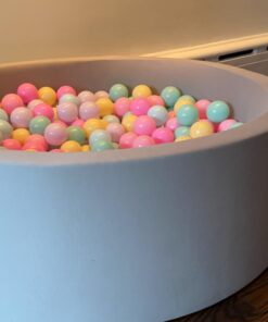 Amazon Basics BPA Free Crush-Proof Plastic Pit Ball with Storage Bag, Toddlers Kids 12+ Months, Pack of 400 Balls, 6 Pastel Colors 31 61PaTscCXzL