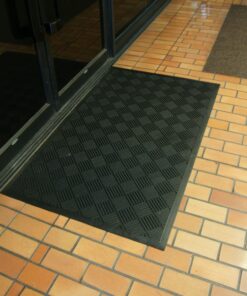 Rubber-Cal 03-235-CH"DuraScraper Checkered" Commercial Rubber Entrance Mat, 3/8" Thick x 3' x 5', Black 1-(Pack) 15 61QP7ecNbkL