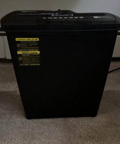 Amazon Basics 8-Sheet Strip Cut Paper, CD, and Credit Card Shredder 41 61RCMiixtmL