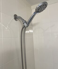 AquaDance 3316 High Pressure 6-Setting 4" Chrome Face Hand Held Head with Hose for The Ultimate Shower Experience Officially Independently Tested to Meet Strict US Quality & Performance Standards 51 61RNnVLuZQL