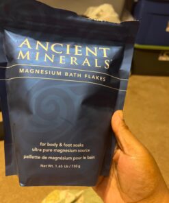 Ancient Minerals Magnesium Bath Flakes of Pure Genuine Zechstein Chloride - Resealable Magnesium Supplement Bag That Will Outperform Leading Epsom Salts (26.4 Ounce) 1.65 Pound (Pack of 1) 30 61Ro9fRAYhL