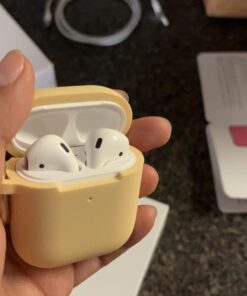 Apple AirPods (2nd Generation) Wireless Ear Buds, Bluetooth Headphones with Lightning Charging Case Included, Over 24 Hours of Battery Life, Effortless Setup for iPhone 37 61RvqCZ8OOL