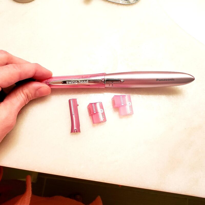 Panasonic Women’s Facial Hair Remover And Eyebrow Trimmer With Pivoting Head, Includes 2 Gentle