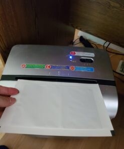 Amazon Basics Micro Cut Paper Shredder Sharpening & Lubricant Sheets, Pack of 24, White 13 61Ssqti sCL