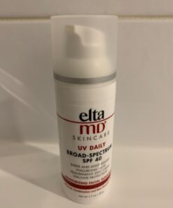 EltaMD UV Daily Face Sunscreen with Zinc Oxide, SPF 40 Facial Sunscreen, Helps Hydrate Skin and Decrease Wrinkles, Lightweight Face Moisturizer Sunscreen, Absorbs into Skin Quickly, 1.7 Oz Pump 40 61Tchm2DfLL